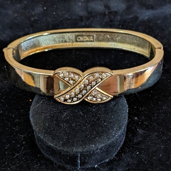 Pre-owned opening bracelet with x design rhinestones, T4B1B - Picture 1 of 5